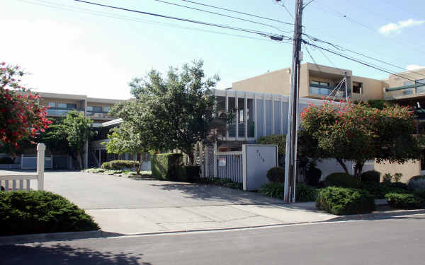 2110 California St in Concord, CA - Building Photo - Building Photo