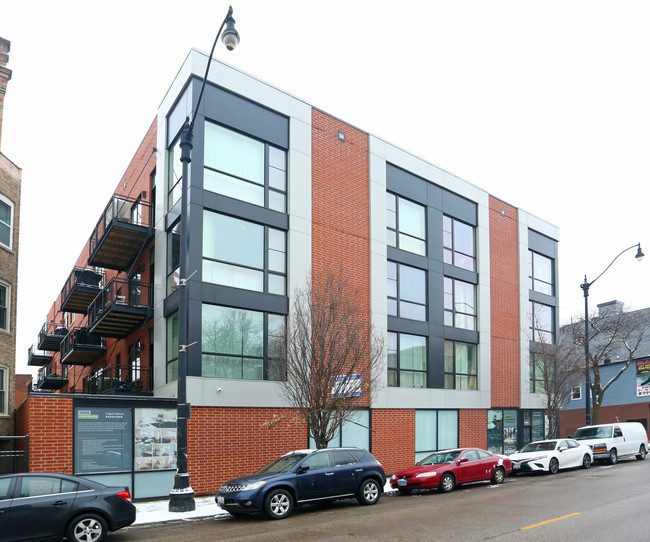 3038 W Armitage Ave in Chicago, IL - Building Photo - Building Photo