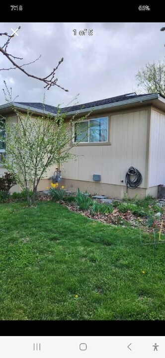 710 Catskill St in Richland, WA - Foto de edificio