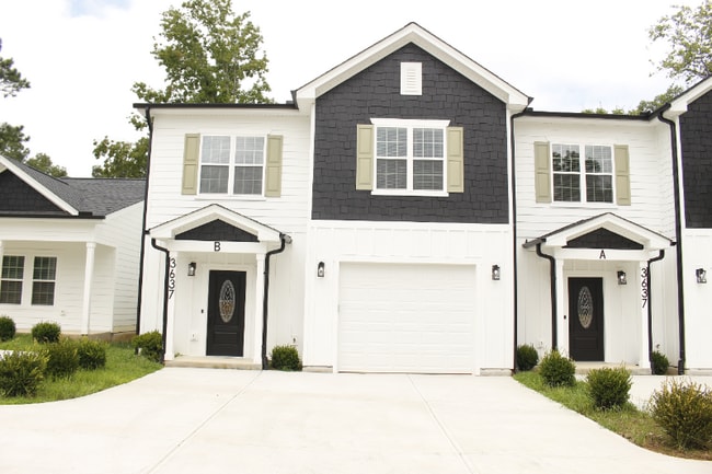 3637 Guess Rd, Unit Unit B in Durham, NC - Foto de edificio - Building Photo