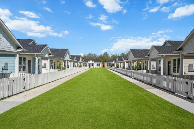 The Cottage Green Tomball