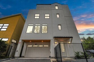 2303 Yupon St in Houston, TX - Building Photo - Building Photo