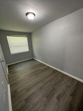 9050 7th Ave in Jacksonville, FL - Building Photo - Building Photo