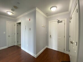 327 Centre St in Boston, MA - Building Photo - Building Photo