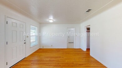 2324 Bellamy St in Modesto, CA - Building Photo - Building Photo