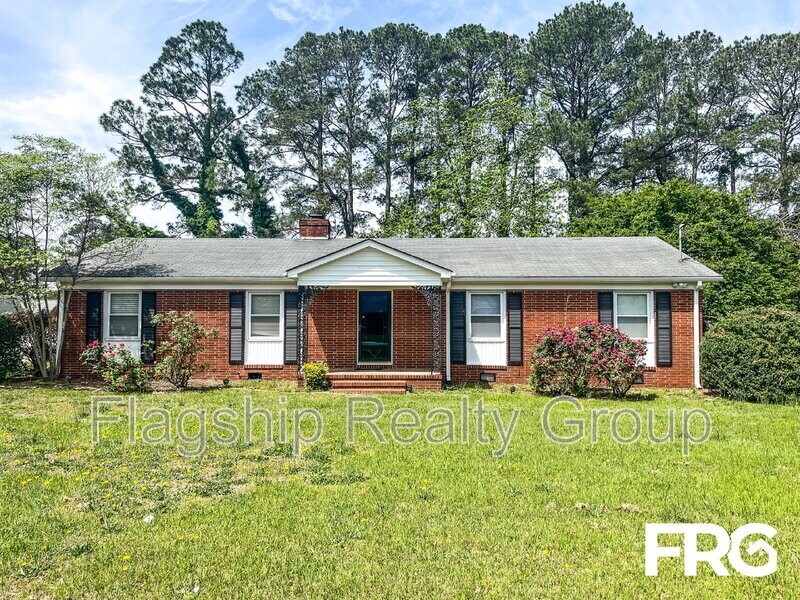 1801 E Azalea Dr in Goldsboro, NC - Building Photo