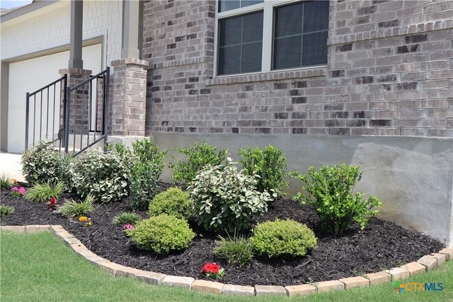 property at 637 Oleander Crk