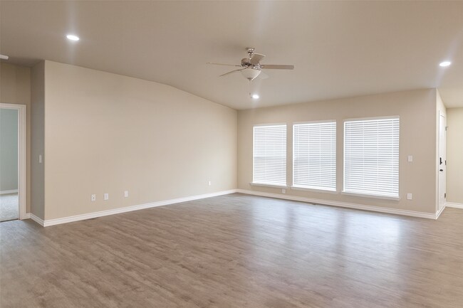 7100 W Yellowstone Ave in Kennewick, WA - Building Photo - Building Photo