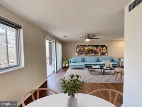 10312 Rockville Pike in North Bethesda, MD - Building Photo - Building Photo