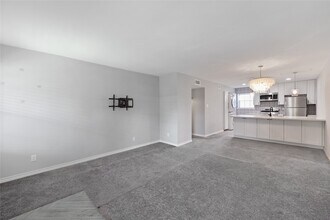 9015 Gaylord Dr in Houston, TX - Building Photo - Building Photo