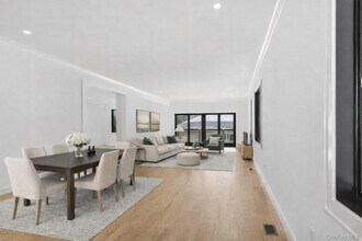31 Gedney Way in White Plains, NY - Building Photo - Building Photo