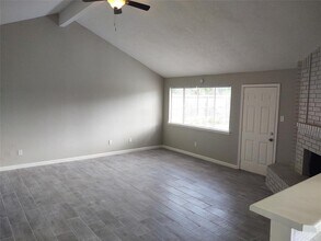 2187 Pilgrims Bend Dr in Friendswood, TX - Building Photo - Building Photo
