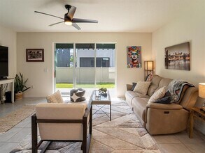 2910 Boxwood Grove Row in Wesley Chapel, FL - Building Photo - Building Photo