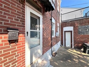30 S 13th St in Pittsburgh, PA - Building Photo - Building Photo