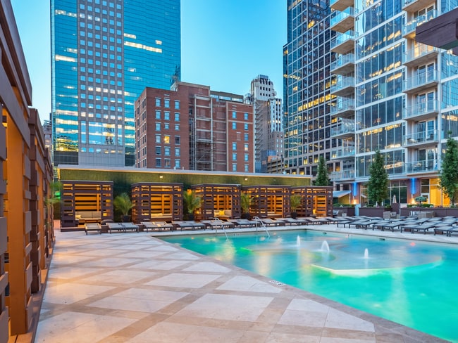 One Light Luxury Apartments in Kansas City, MO - Building Photo - Building Photo
