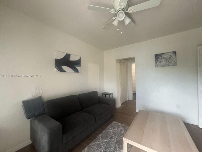 200 NW 13th St in Miami, FL - Building Photo - Building Photo