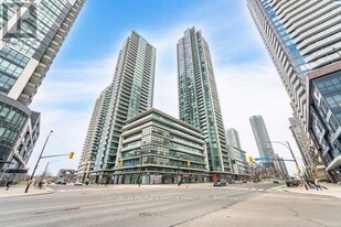 4070-PH4070 Confederation Pkwy in Mississauga, ON - Building Photo