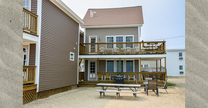 2 & 4 Traynor St in Old Orchard Beach, ME - Building Photo - Building Photo