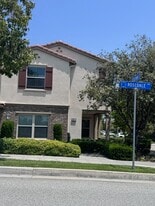 961 Sweetbriar Ln in Azusa, CA - Building Photo