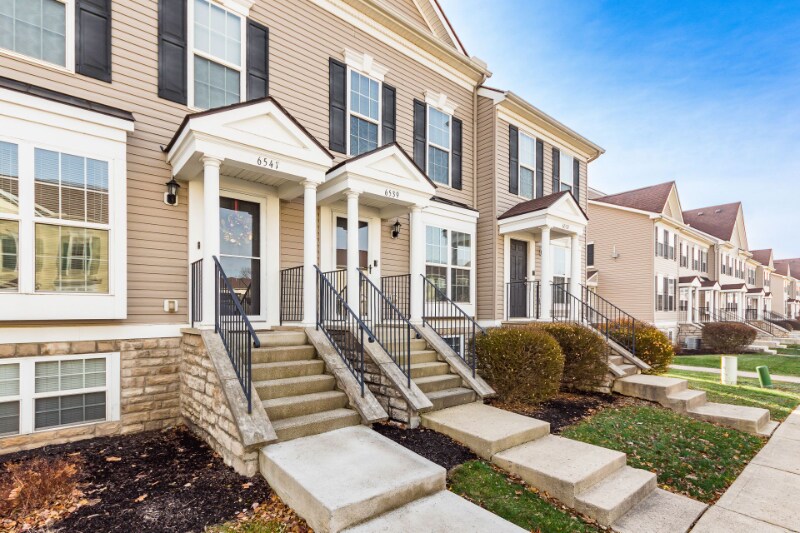 6539 Nottinghill Trail Dr in Canal Winchester, OH - Building Photo