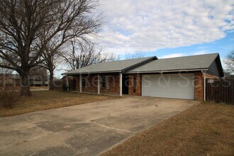 4501 Mountain View Dr in Killeen, TX - Building Photo - Building Photo