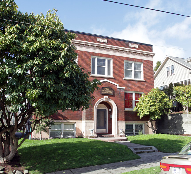 2807 Franklin Ave E in Seattle, WA - Foto de edificio - Building Photo