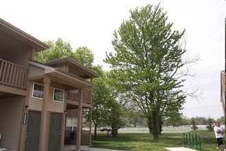 Canterbury House Apartments - Columbus in Columbus, IN - Building Photo - Building Photo