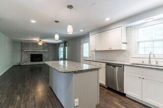 2004 Rosewood Dr in Waldorf, MD - Building Photo - Building Photo