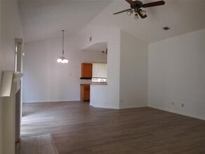 2202 Quiet Wood Dr in Austin, TX - Building Photo - Building Photo