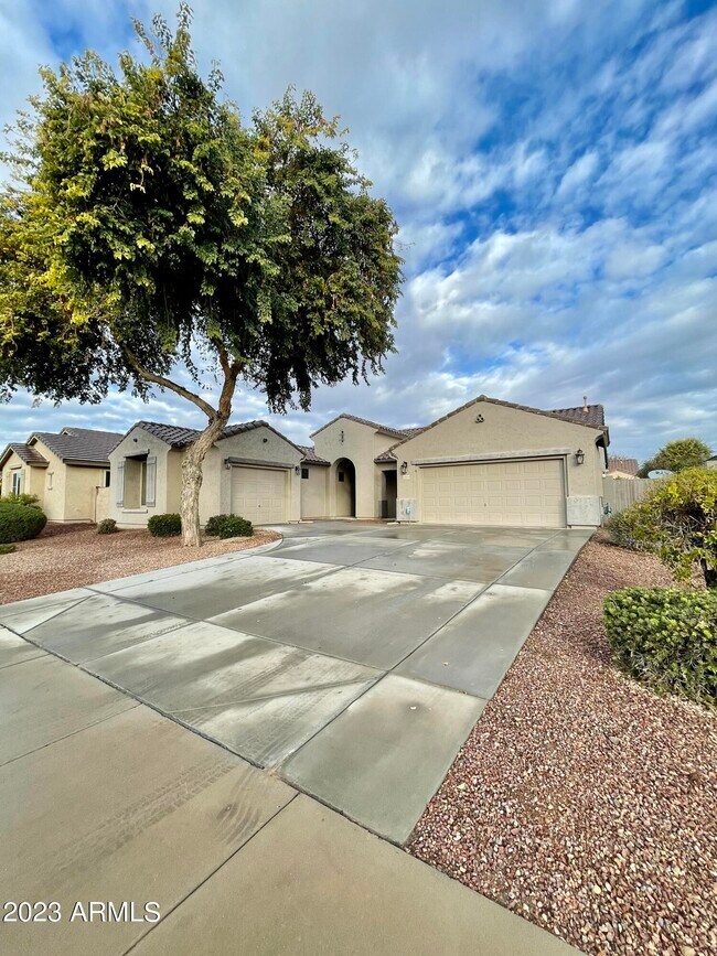 15154 W Redfield Rd in Surprise, AZ - Building Photo - Building Photo