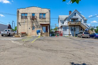 250-254 Amboy Ave in Woodbridge, NJ - Building Photo - Building Photo