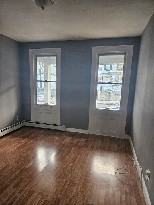 907 Anna St in Elizabeth, NJ - Building Photo