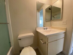 3730 S Sepulveda Blvd, Unit 206 in Los Angeles, CA - Building Photo - Building Photo