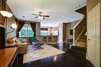 572 Black Lion Dr NE in St. Petersburg, FL - Building Photo - Building Photo