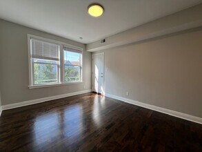 3636 W Palmer St, Unit 2 in Chicago, IL - Building Photo - Building Photo
