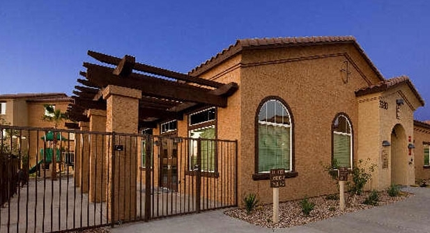 Legacy Crossing I & II in Phoenix, AZ - Foto de edificio