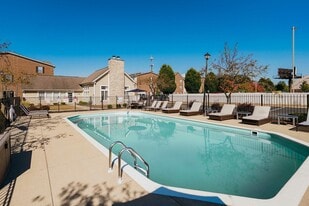 Enclave at Albany Park in Westerville, OH - Building Photo