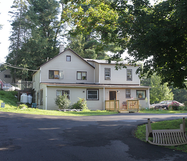 53 Lake Mills Rd