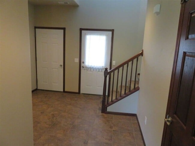 1808 23rd Ave NW in Minot, ND - Foto de edificio - Building Photo