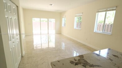 16476 SW 76th St in Miami, FL - Building Photo - Building Photo