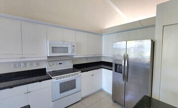 772 Sand Creek Cir in Weston, FL - Building Photo - Building Photo
