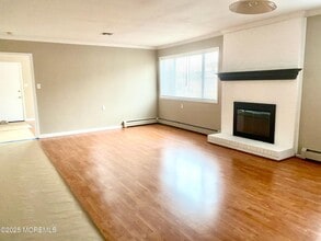 20 St Kitts Dr in Toms River, NJ - Foto de edificio - Building Photo