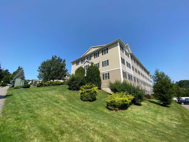 30 Sentinel Court in Manchester, NH - Building Photo - Building Photo