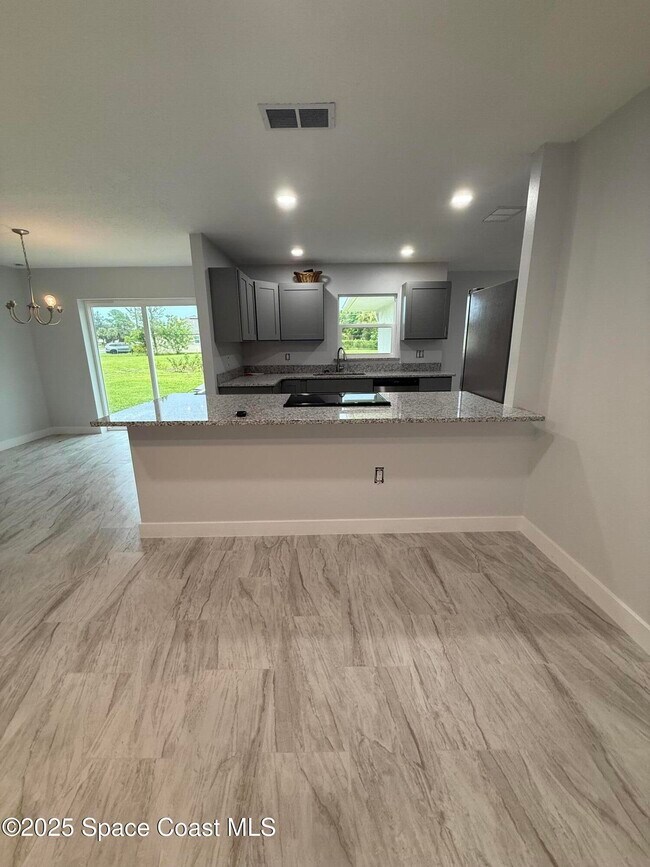 499 Brighton Ave NE in Palm Bay, FL - Building Photo - Building Photo