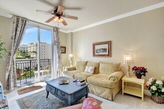 600 S Dixie Hwy, Unit 827 in West Palm Beach, FL - Foto de edificio - Building Photo
