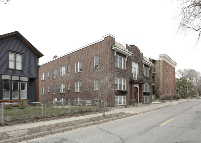 The Pinger Apartments in Minneapolis, MN - Foto de edificio - Building Photo