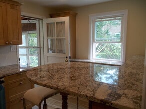 216 Bailey Rd in Bryn Mawr, PA - Foto de edificio - Building Photo