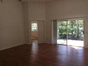 220 Crestwood Cir-Unit -106 in Royal Palm Beach, FL - Building Photo - Building Photo