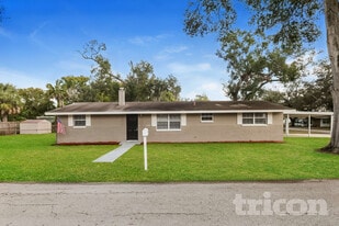 5601 N 16th St in Tampa, FL - Building Photo