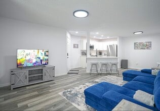 4528 Commander Dr, Unit 2008 in Orlando, FL - Building Photo - Building Photo